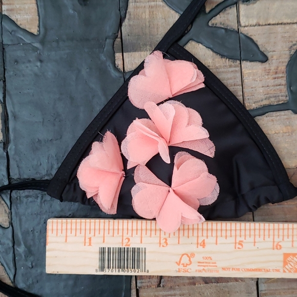Triangle Bikini Top with Flowers Black/Pink - Picture 4 of 7